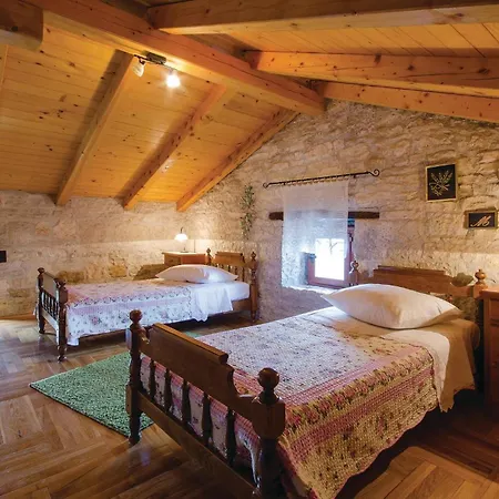 Pet Friendly In With Jacuzzi Сasa de vacaciones