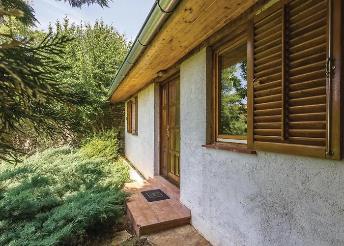 Ferienhaus Awesome In Basici