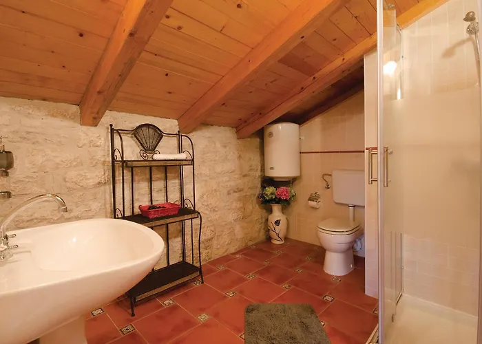 Ferienhaus Awesome In Basici