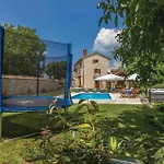 Vakantiehuis Awesome In