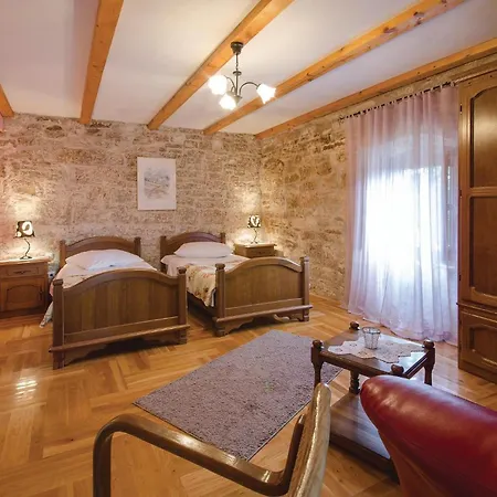 Pet Friendly In With Jacuzzi Basici