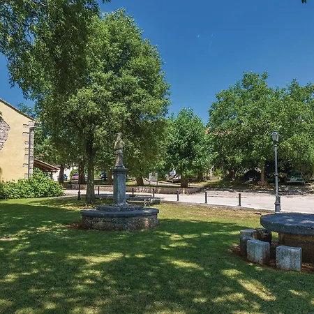 Pet Friendly In With Jacuzzi Holiday home *