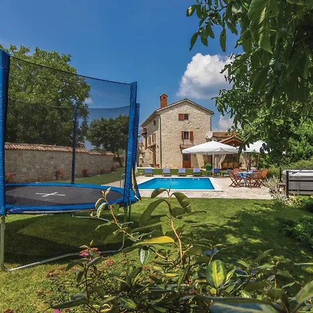 Holiday home Awesome In