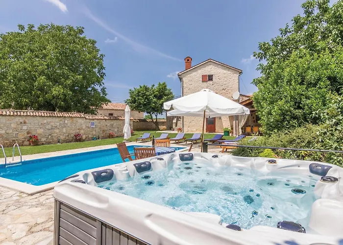 Holiday home Awesome In Basici